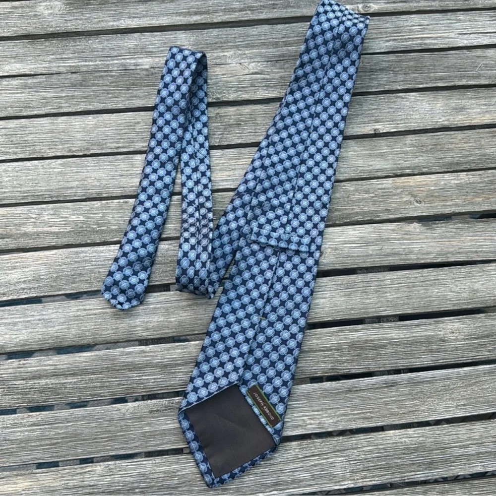 JOSEPH ABBOUD men’s blue neck tie